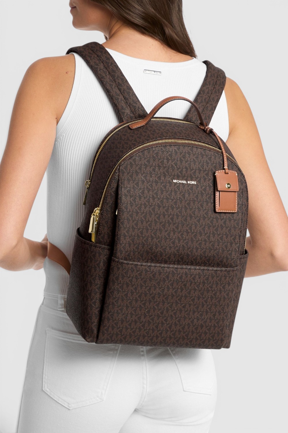 תמונת כל הלוק של תיק גב סייבל לארג'